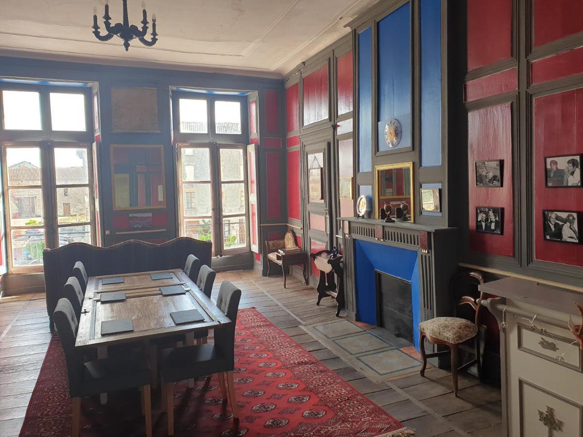 Le Chateau Châteauponsac Exteriör bild